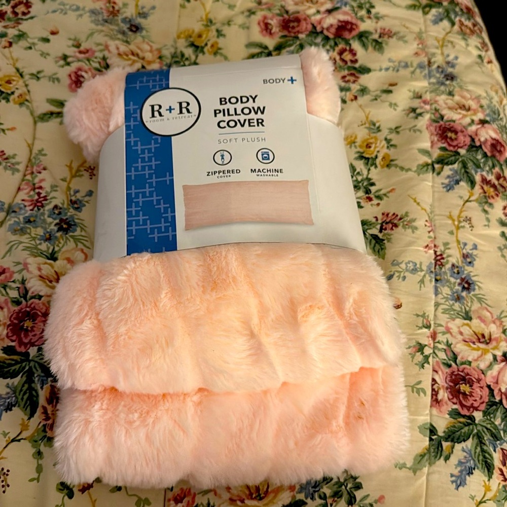I’m selling a soft plush zipper cover mach washable long body pillowcase